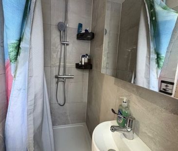 Room in a Shared House, Ozolins Way, E16 - Photo 5