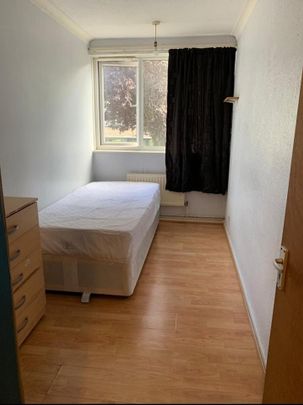 Room in a Shared House, Clark Street, E1 - Photo 1