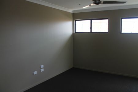 37 Tamron Drive, Mount Pleasant QLD 4740 - House For Rent | Domain - Photo 5