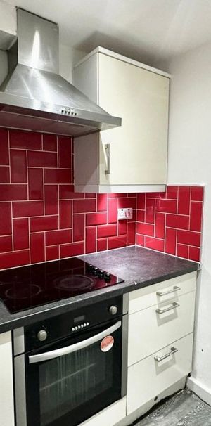 Berkeley Avenue, LEEDS - Photo 1