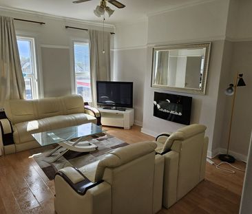 1 Bed Flat, Lower Addiscombe Road, CR0 - Photo 5