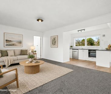 Versatile Family Living in Rosehill - Photo 4