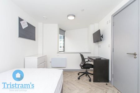 3 bed Apartment for Rent - Photo 5