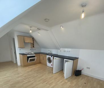 Studio to rent - Photo 2