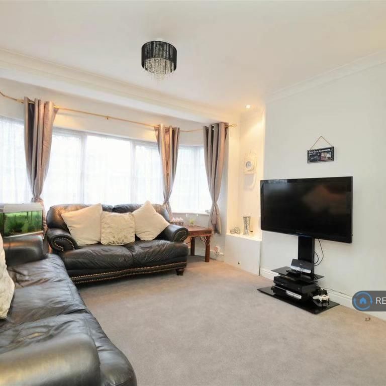 2 bedroom maisonette to rent - Photo 1