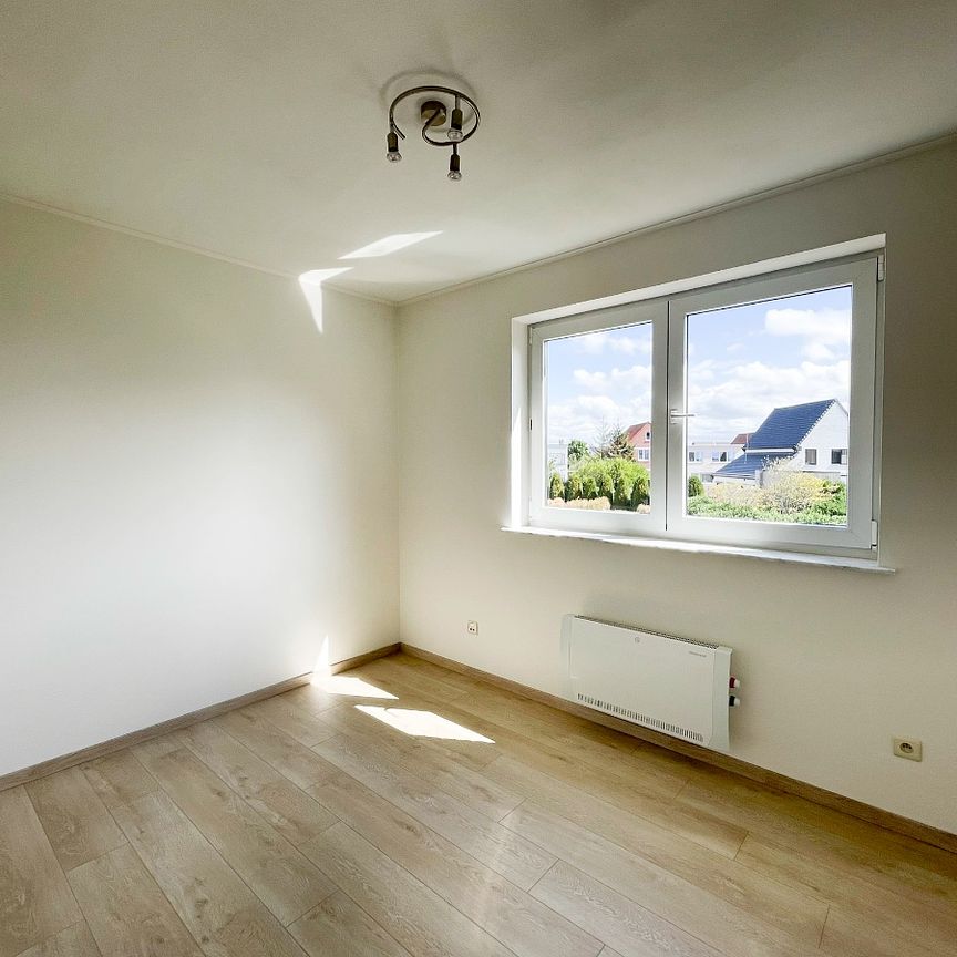 ruim hoek appartement op de eerste verdieping met 3 slaapkamers - Photo 1