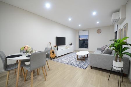 2 Bedroom Apartment in Handy Location!! - Photo 2