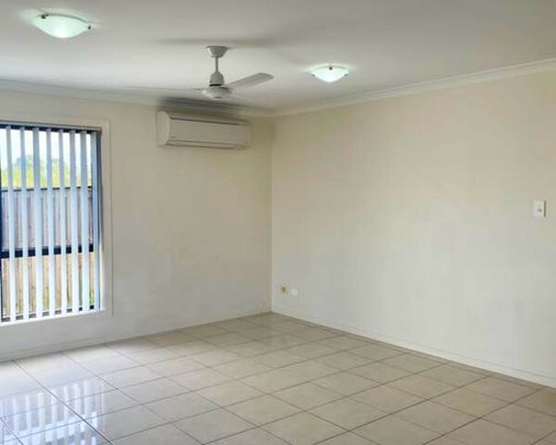 3 Bedroom home - Available in Blacks Beach! - Photo 1