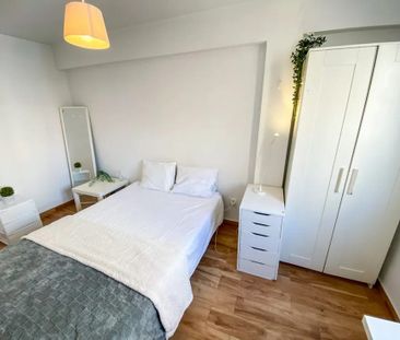 Calle Maestro Arrieta, Sevilla, Andalusia 41010 - Photo 6