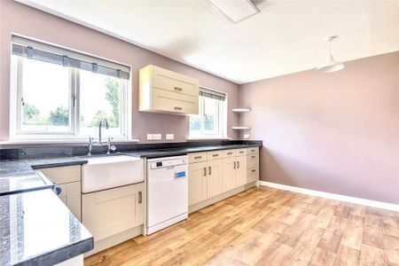 3 bedroom detached house to rent - Photo 5