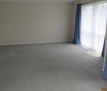 Sunny Three Bedroom Home in The Wood - Photo 4