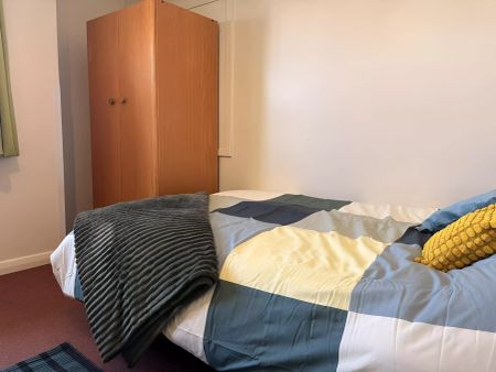 Two Bedroom Apartment - Photo 5