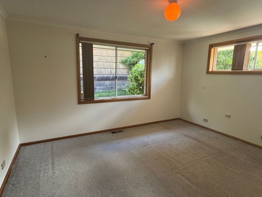 Large Family Home with Views! - Photo 1