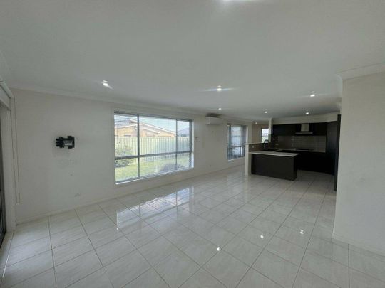 Spacious Modern Family Home in Quiet Cul-de-Sac - Photo 1