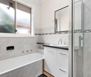 Exceptional and Low Maintenance Single Level Villa! - Photo 4