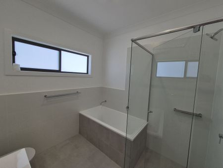 Three Bedroom Townhouse - Photo 5