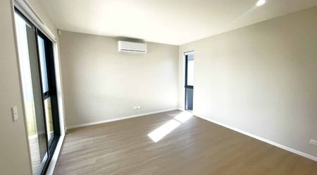 New 3 Bedroom house with Easy care garden - Photo 2