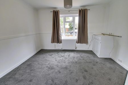 3 bedroom end of terrace house to rent - Photo 2