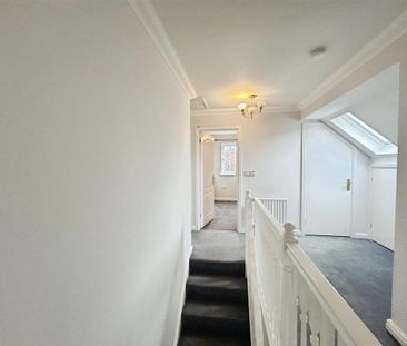 4 bedroom detached house to rent - Photo 3