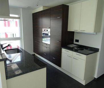 Moderne Wohnung mit Gartensitzplatz - Photo 2