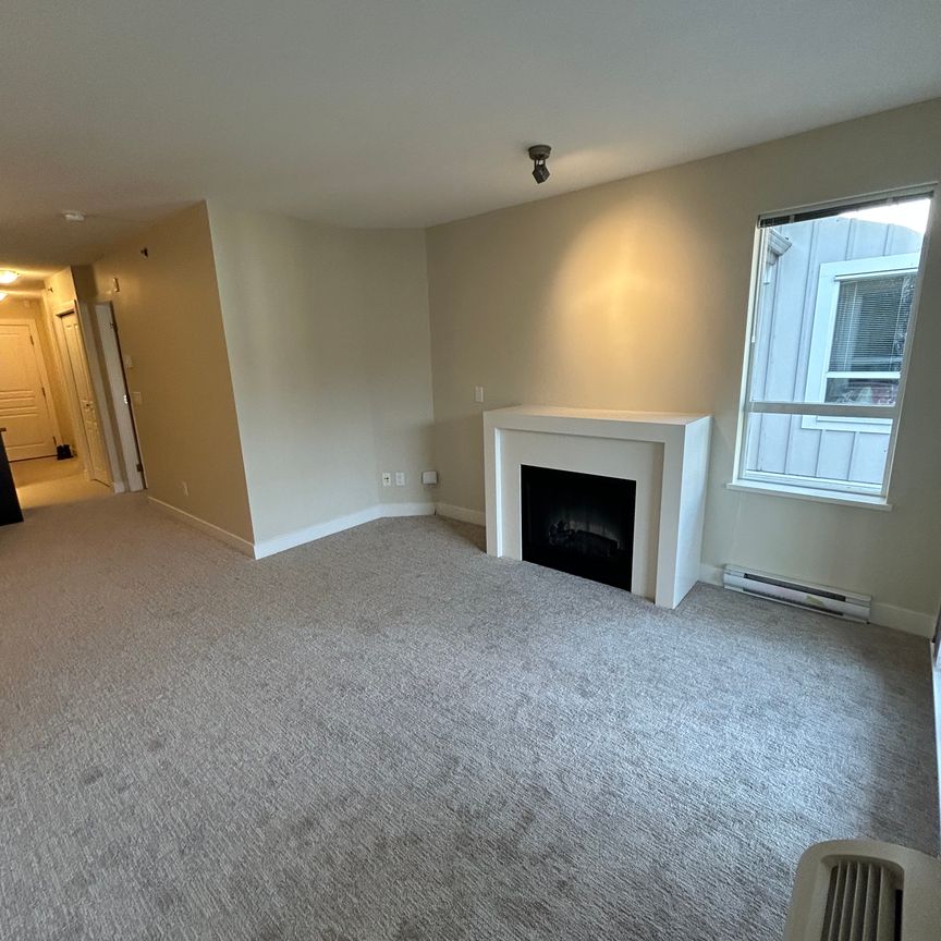 $1, 795, 439-1099 Sunset Dr, Kelowna North - Photo 1