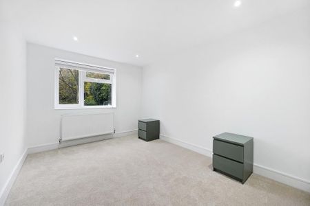 2 bedroom ground floor flat to rent - Photo 3