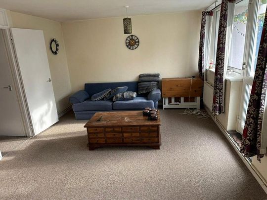 3 bedroom flat to rent - Photo 1