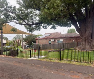 Beautiful 3-Bedroom Home in Prime Ashfield Location - Photo 5