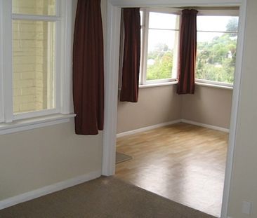 Tidy Three Bedroom - Photo 6