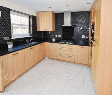 4 bedroom terraced house to rent - Photo 3