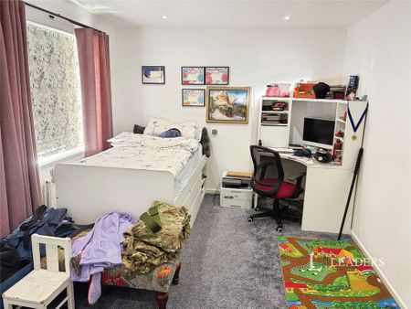 2 bedroom semi-detached house to rent - Photo 2