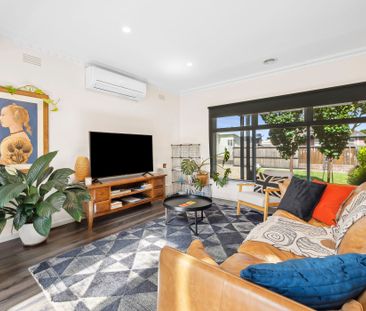 Fully Renovated - Sun-drenched, Three Bedroom Home - Photo 5