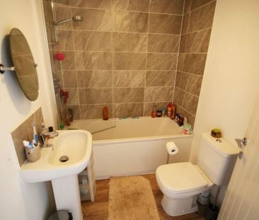 2 bedroom terraced house to rent - Photo 4