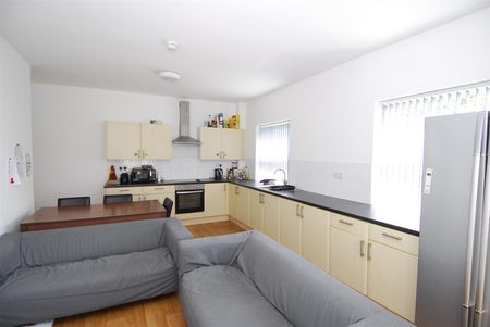 Grove House, Apt 4,, Plymouth - Photo 4