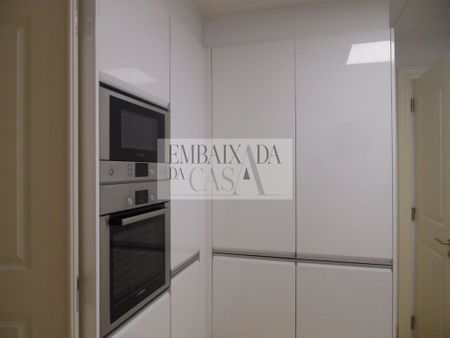 2 bedroom luxury Apartment for rent in Lisbon, Portugal - Photo 2