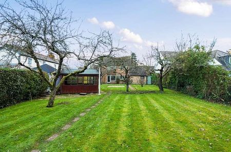 Harrow Cottage, Deacon Close, Cobham, Surrey, KT11 - Photo 4