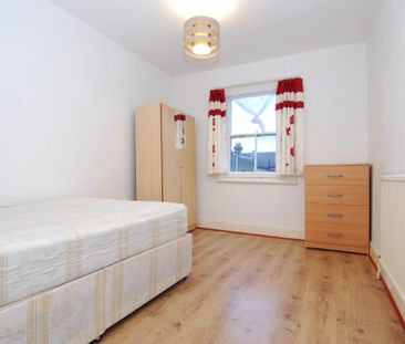 Rutland Gardens, N4, London - Photo 5