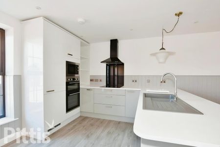 2 bedroom end of terrace house to rent - Photo 2