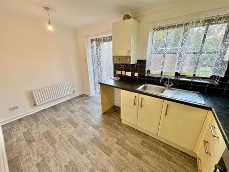 2 bedroom semi-detached house to rent - Photo 4