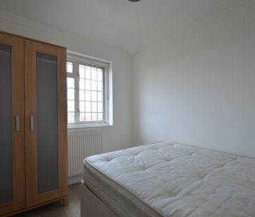 5 bedroom Semi-detached house to rent - Photo 3