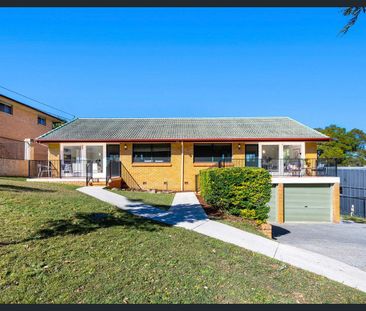 NESTLED WITHIN A QUIET CUL-DE-SAC - Photo 6