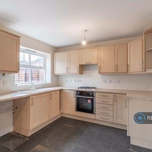 2 bedroom semi-detached house to rent - Photo 2