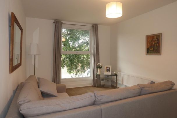 1 Bed Flat, Greyhound Road, W6 - Photo 1