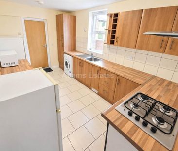 4 bedroom terraced house to rent - Photo 6