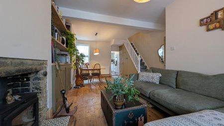 2 bedroom terraced house to rent - Photo 3