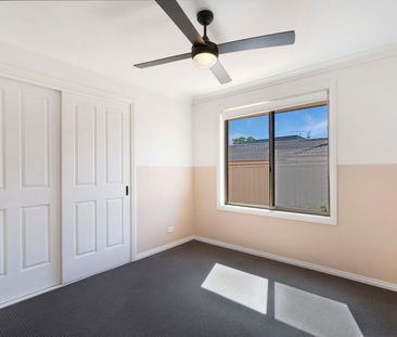 2 BEDROOM LOW MAINTENANCE VILLA IN CONVENIENT LOCATION - Photo 4