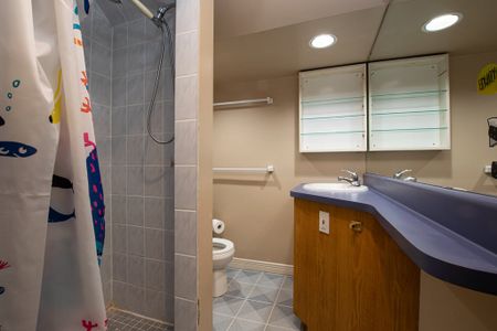 Frontenac Street Apartments - Photo 5