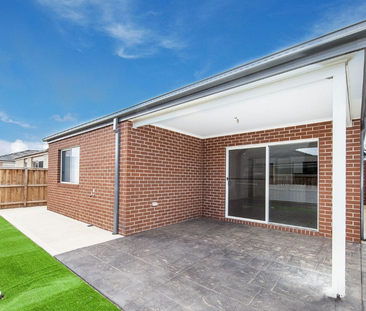 Perfect 4-Bedroom Family Home with Unbeatable Location! - Photo 1