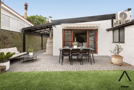 Charming double fronted home in a lifestyle pocket - Photo 5