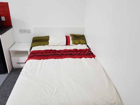 Studio to rent - Photo 1